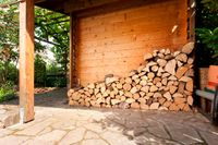 Kreative Holzarbeiten Boppard Gartenhaus mit Pergola